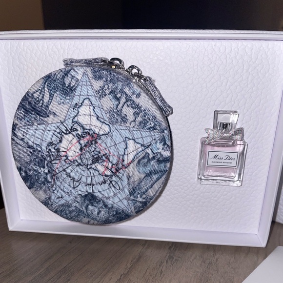 NIB Exclusive Dior Jewelry Case and Mini Miss Dior Blooming Bouquet Gift Set - Picture 2 of 7